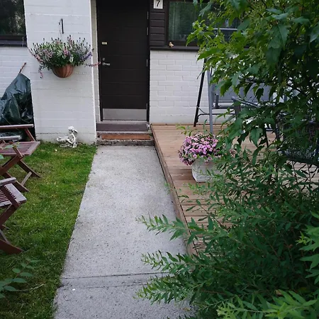 아파트 My Hillside With A Beautiful View, Next To The Bus Stop *