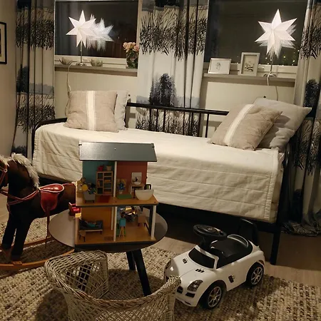 아파트 My Hillside With A Beautiful View, Next To The Bus Stop